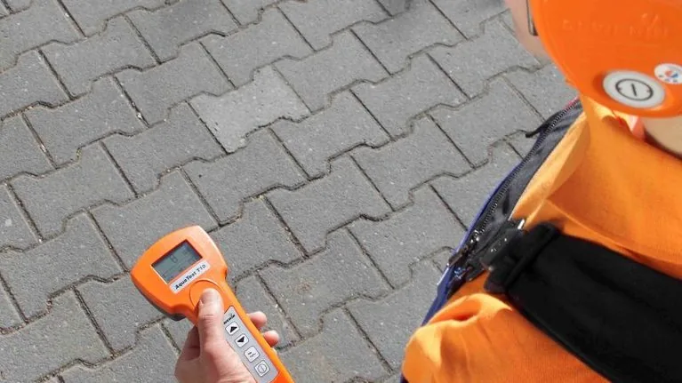 Sewerin AquaTest T10 – Varilla de escucha robusta para la prelocalización de fugas en redes de agua (foto 4) – Alfa Instrumentos